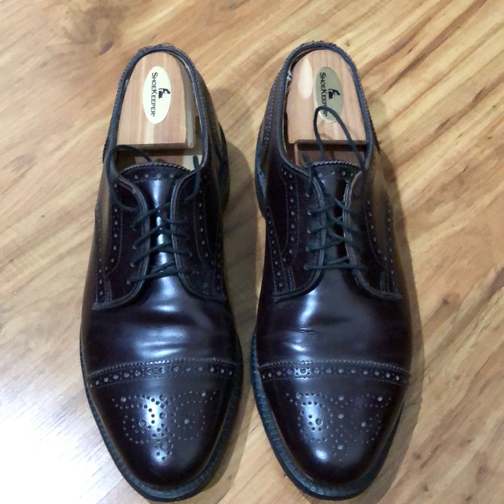 Allen Edmonds Burgundy Oxford size 8